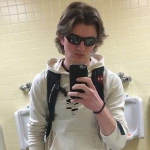 Meet your Posher, Devin